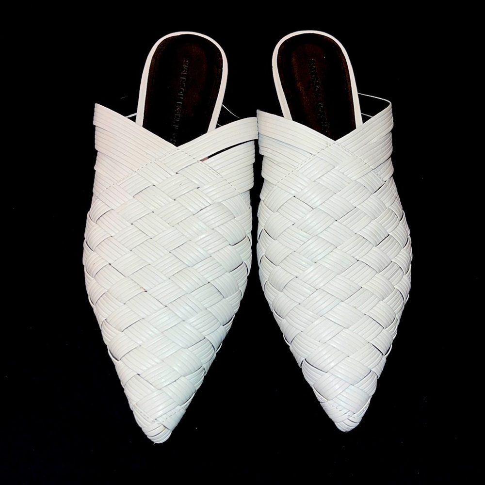 Sigerson Morrison white woven leather slip on mules sz 40